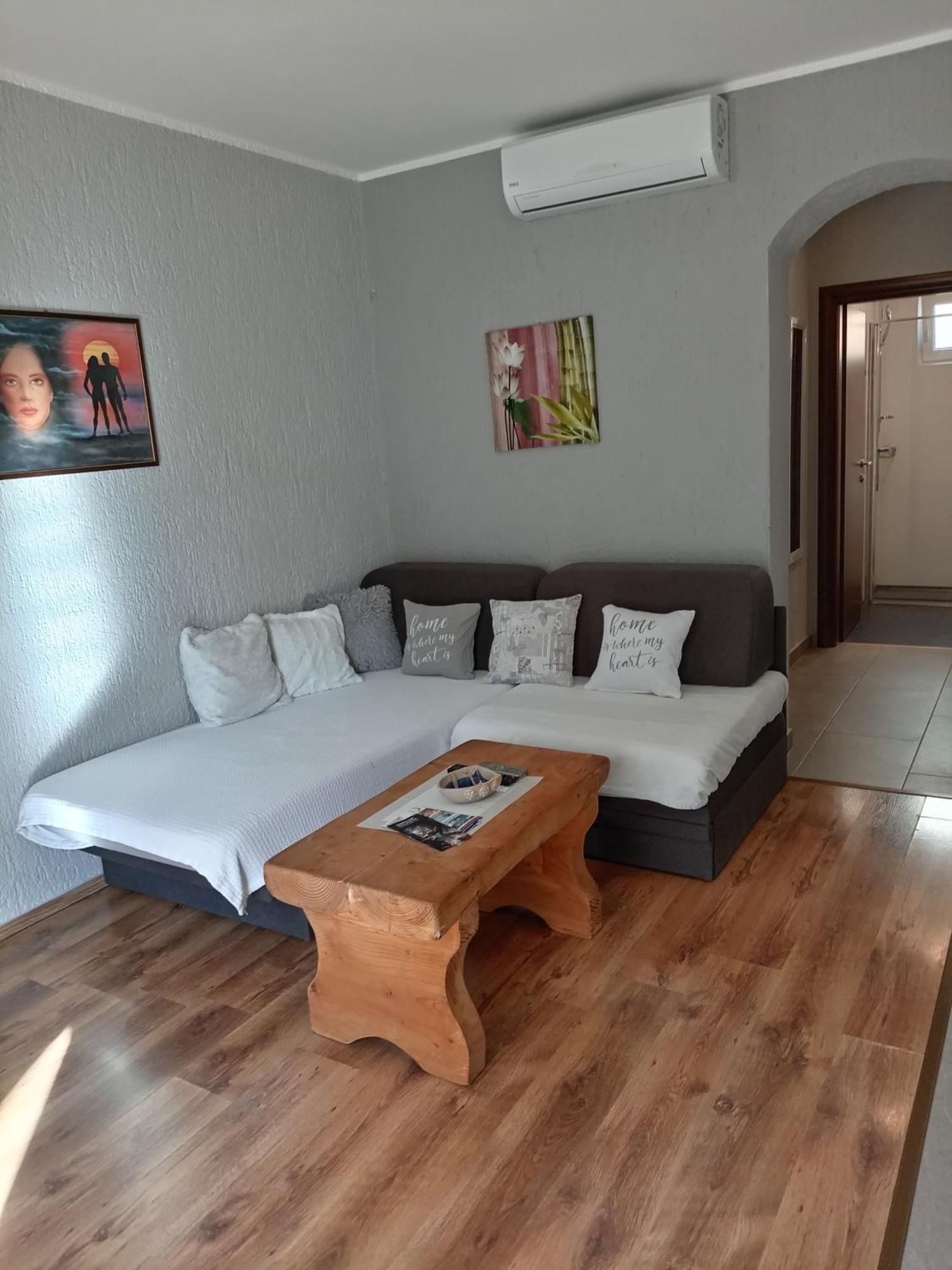 Apartments Sven-Marino Porec Bagian luar foto