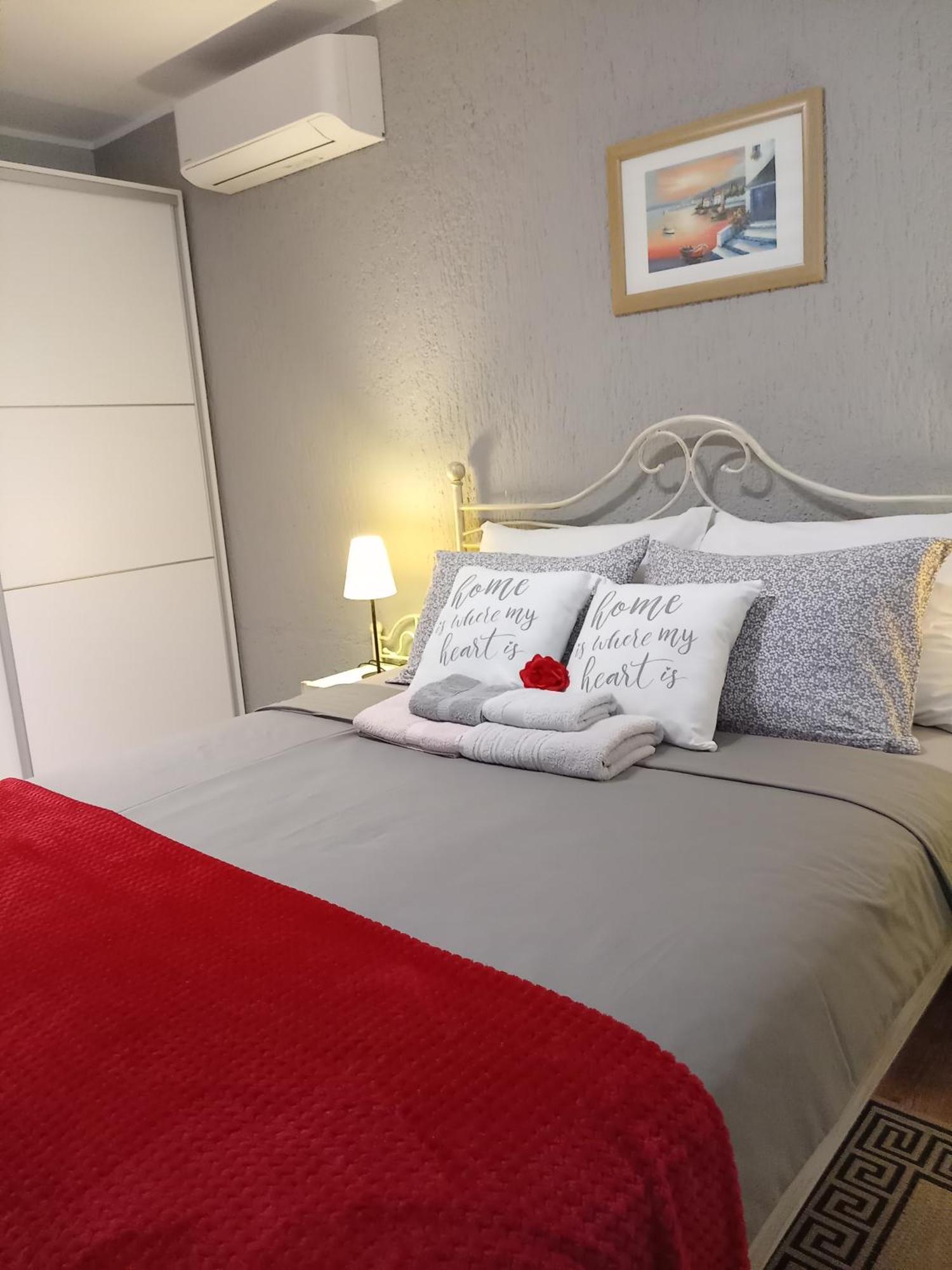 Apartments Sven-Marino Porec Bagian luar foto