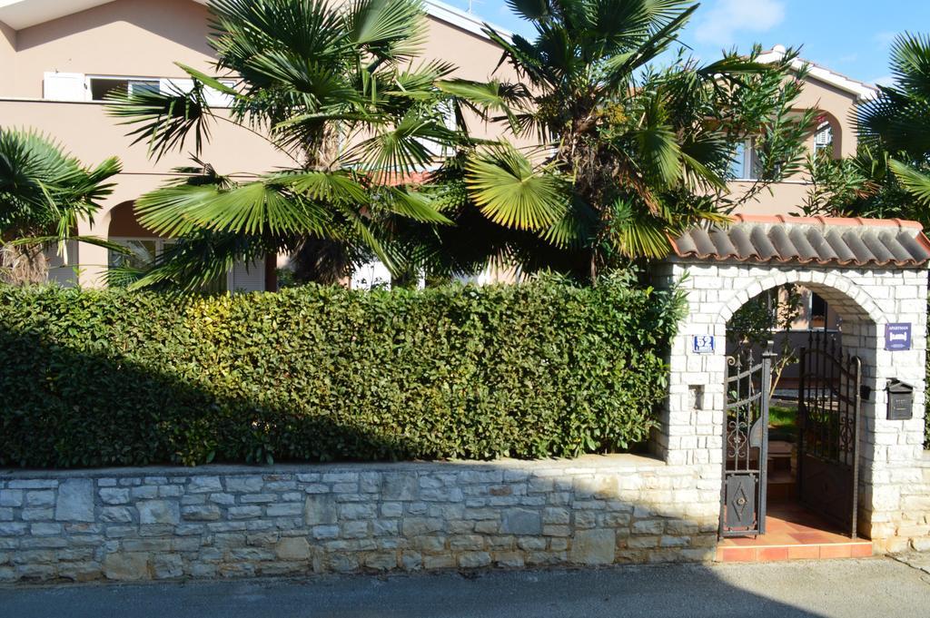 Apartments Sven-Marino Porec Bagian luar foto