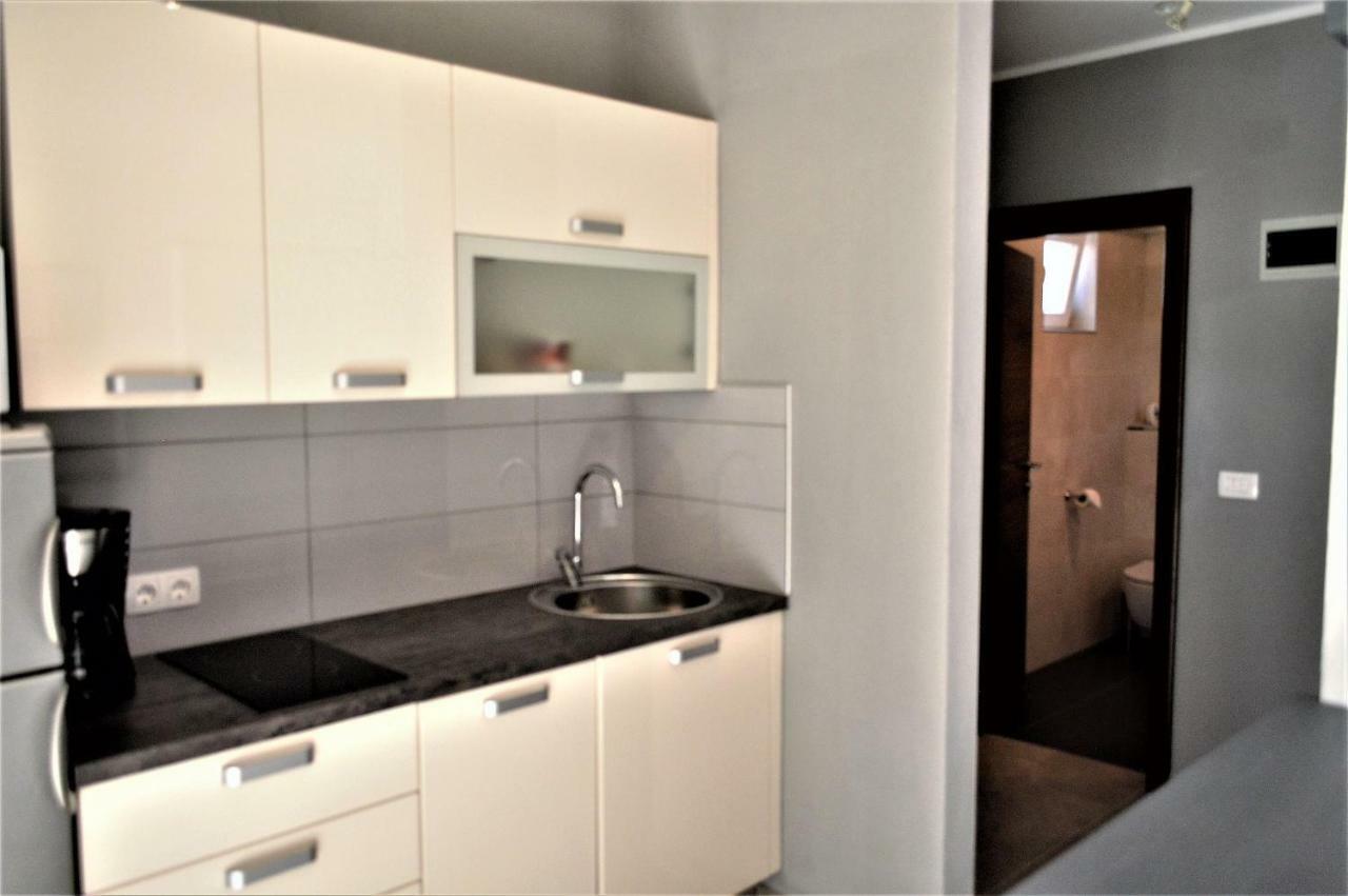 Apartments Sven-Marino Porec Bagian luar foto