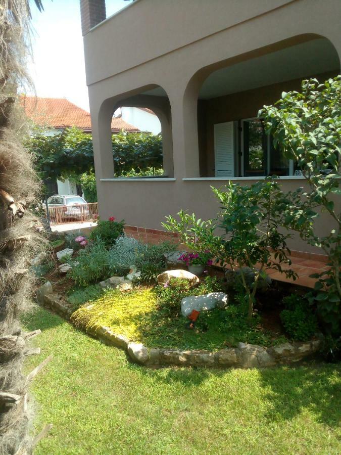 Apartments Sven-Marino Porec Bagian luar foto